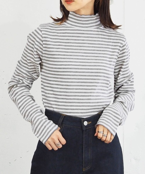 tiptop(ティップトップ)の「テレコハイネックカットソー(Tシャツ/カットソー・レディース・A/グリーン/ブラック/アイボリー/B/レッド/ダークグレー/イエロー/ブルー/ブラック系その他/ホワイト系その他/E・FREE)」の11枚目の写真