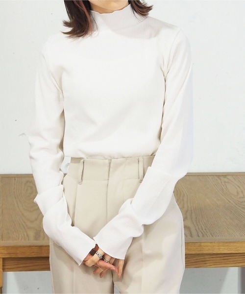 tiptop(ティップトップ)の「テレコハイネックカットソー(Tシャツ/カットソー・レディース・A/グリーン/ブラック/アイボリー/B/レッド/ダークグレー/イエロー/ブルー/ブラック系その他/ホワイト系その他/E・FREE)」の14枚目の写真