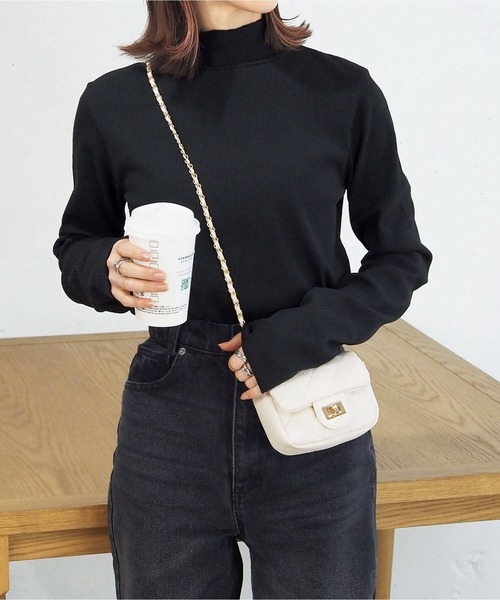 tiptop(ティップトップ)の「テレコハイネックカットソー(Tシャツ/カットソー・レディース・A/グリーン/ブラック/アイボリー/B/レッド/ダークグレー/イエロー/ブルー/ブラック系その他/ホワイト系その他/E・FREE)」の17枚目の写真