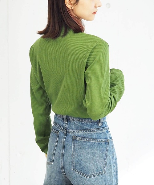 tiptop(ティップトップ)の「テレコハイネックカットソー(Tシャツ/カットソー・レディース・A/グリーン/ブラック/アイボリー/B/レッド/ダークグレー/イエロー/ブルー/ブラック系その他/ホワイト系その他/E・FREE)」の22枚目の写真