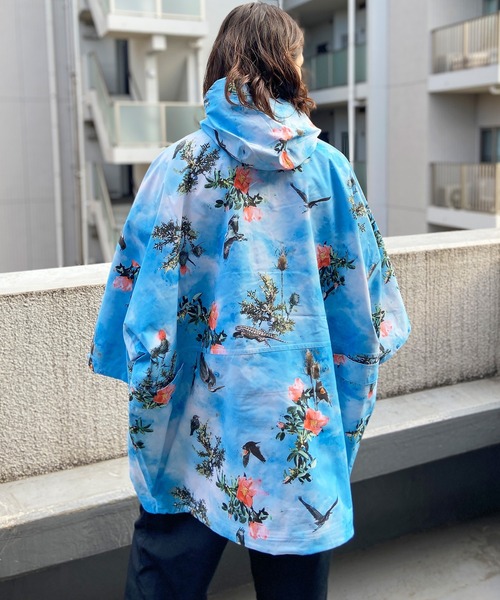 Columbia（コロンビア）の「columbia/コロンビア デシュートバレーユニセックス レインポンチョ 防水 ポケット WE8712（ポンチョ・メンズ・ブラック/マルチ・L/M）」の12枚目の写真