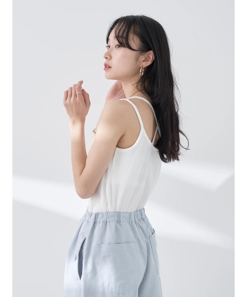 earth music&ecology（アースミュージックアンドエコロジー）の「バッククロスキャミソール（インナーウェア/肌着・レディース・モカ/ブラック/オフホワイト/サックスブルー・S/M）」の7枚目の写真