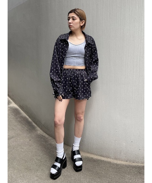 ENVYM(アンビー)の「リラックスElogoSH(シャツ/ブラウス・レディース・ブラック/ホワイト・FREE)」の13枚目の写真