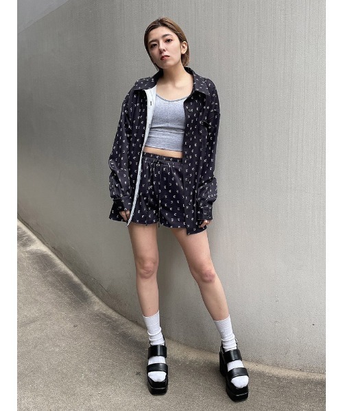 ENVYM(アンビー)の「リラックスElogoSH(シャツ/ブラウス・レディース・ブラック/ホワイト・FREE)」の17枚目の写真