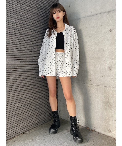 ENVYM(アンビー)の「リラックスElogoSH(シャツ/ブラウス・レディース・ブラック/ホワイト・FREE)」の9枚目の写真