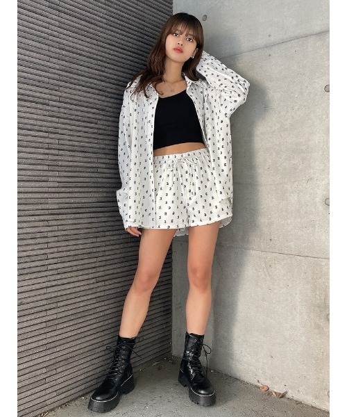 ENVYM(アンビー)の「リラックスElogoSH(シャツ/ブラウス・レディース・ブラック/ホワイト・FREE)」の7枚目の写真