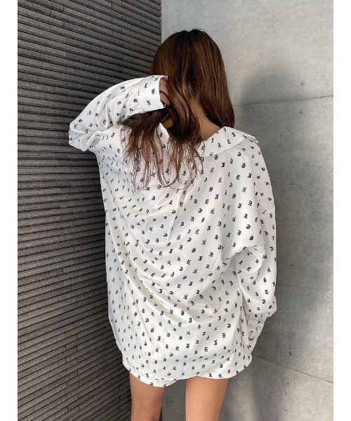 ENVYM(アンビー)の「リラックスElogoSH(シャツ/ブラウス・レディース・ブラック/ホワイト・FREE)」の11枚目の写真
