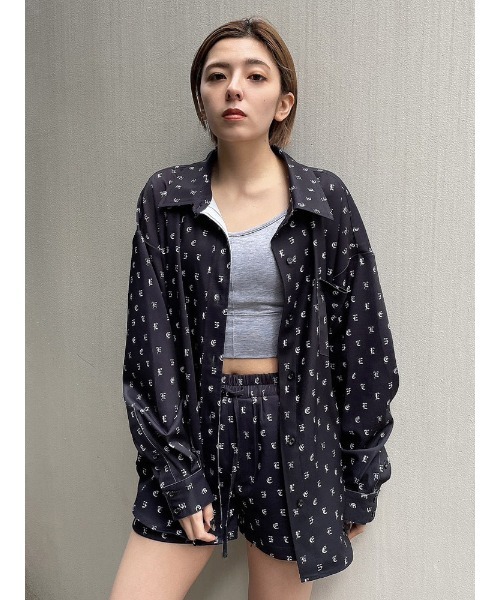 ENVYM(アンビー)の「リラックスElogoSH(シャツ/ブラウス・レディース・ブラック/ホワイト・FREE)」の16枚目の写真