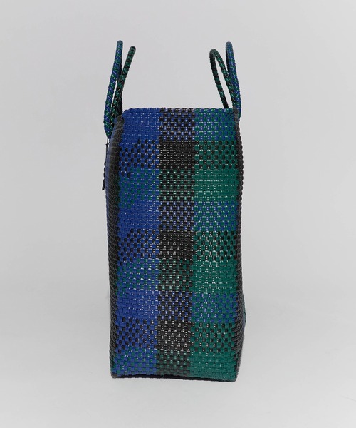 OJO DE MEX（オホデメックス）の「OJO DE MEX/オホデメックス Plastico CAGO Tote Grande かごバッグ（ハンドバッグ・レディース・ブラック×ゴールド/ブラック/ブルー・FREE）」の13枚目の写真