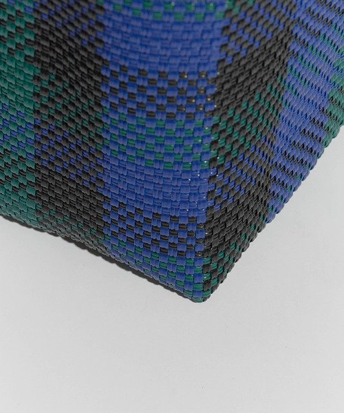 OJO DE MEX（オホデメックス）の「OJO DE MEX/オホデメックス Plastico CAGO Tote Grande かごバッグ（ハンドバッグ・レディース・ブラック×ゴールド/ブラック/ブルー・FREE）」の7枚目の写真