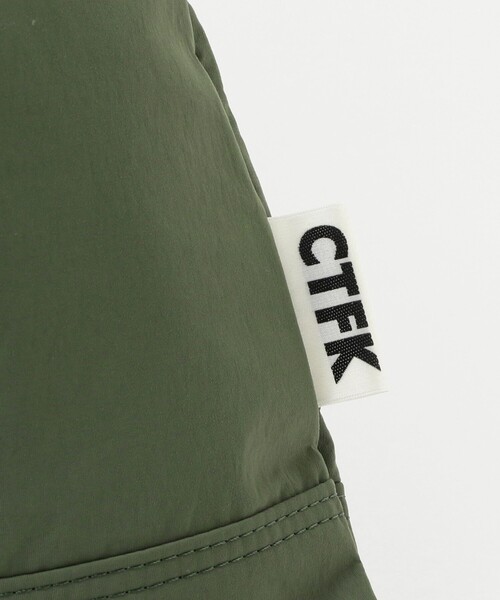 Ray BEAMS（レイビームス）の「CONTROL FREAK / ナイロン 3way スクエア バッグ（トートバッグ・レディース・ブラック/オリーブ・ONE SIZE）」の9枚目の写真