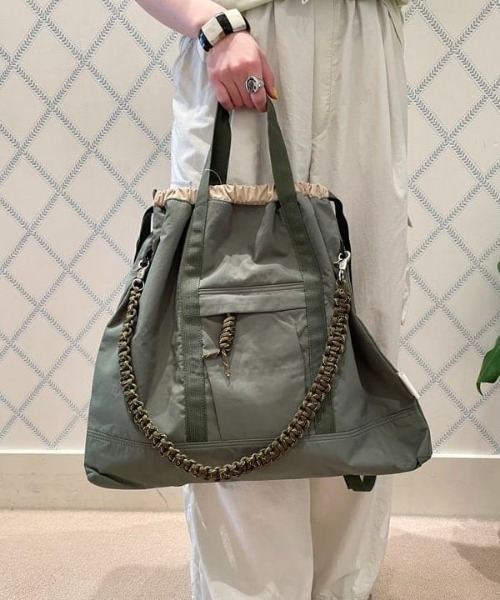 Ray BEAMS（レイビームス）の「CONTROL FREAK / ナイロン 3way スクエア バッグ（トートバッグ・レディース・ブラック/オリーブ・ONE SIZE）」の15枚目の写真