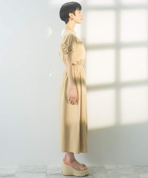 DRWCYS（ドロシーズ）の「ギャザースリーブワンピース　gathered sleeve dress（ワンピース・レディース・ベージュ/ライトグリーン/ブラック・FREE）」の11枚目の写真