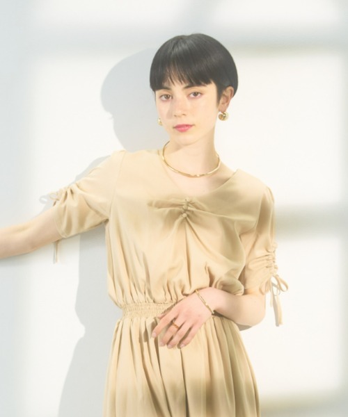 DRWCYS（ドロシーズ）の「ギャザースリーブワンピース　gathered sleeve dress（ワンピース・レディース・ベージュ/ライトグリーン/ブラック・FREE）」の15枚目の写真