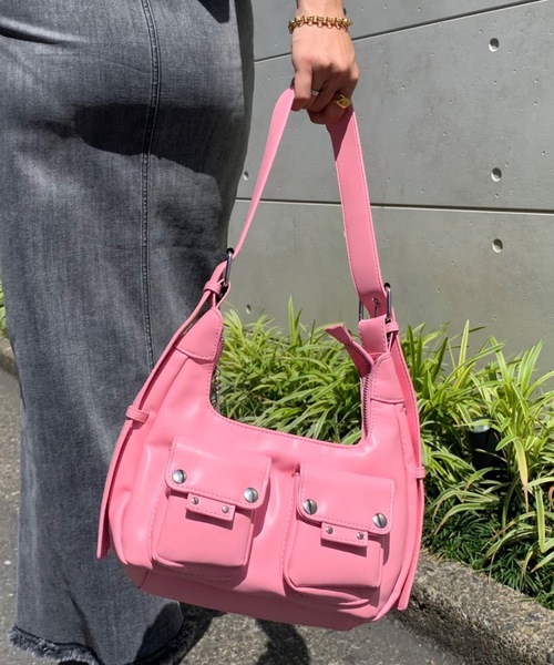 SHAGGIE（シャギー）の「【長さ調節可能】Wポケットフェイクレザーバッグ（ショルダーバッグ・レディース・ブラック/ピンク/カーキ・FREE）」の11枚目の写真