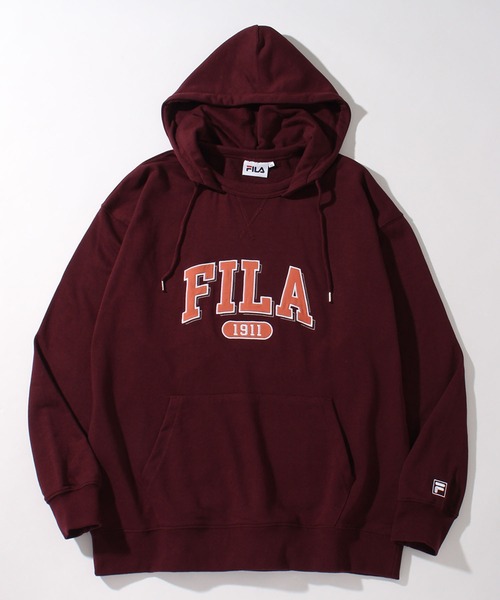 FILA(フィラ)の「【FILA/フィラ】カレッジロゴワッペン ビッグシルエット プルオーバーパーカー(パーカー・メンズ・バーガンディー/コバルトブルー/ダークカーキ・L/M/LL)」の3枚目の写真