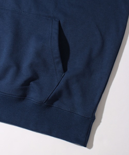 FILA(フィラ)の「【FILA/フィラ】カレッジロゴワッペン ビッグシルエット プルオーバーパーカー(パーカー・メンズ・バーガンディー/コバルトブルー/ダークカーキ・L/M/LL)」の14枚目の写真