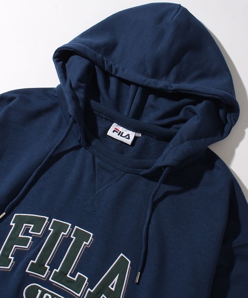 FILA(フィラ)の「【FILA/フィラ】カレッジロゴワッペン ビッグシルエット プルオーバーパーカー(パーカー・メンズ・バーガンディー/コバルトブルー/ダークカーキ・L/M/LL)」の9枚目の写真