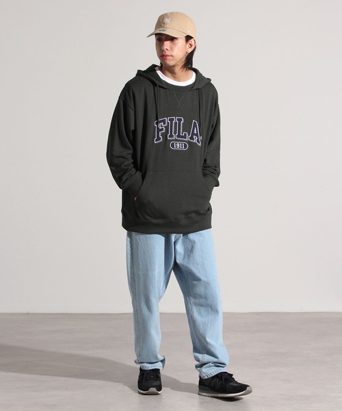 FILA(フィラ)の「【FILA/フィラ】カレッジロゴワッペン ビッグシルエット プルオーバーパーカー(パーカー・メンズ・バーガンディー/コバルトブルー/ダークカーキ・L/M/LL)」の7枚目の写真