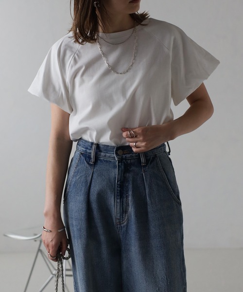 Bonjour Sagan(ボンジュールサガン)の「バルーンラグランスリーブT(Tシャツ/カットソー・レディース・オフホワイト/グレイッシュベージュ/ブラック・FREE)」の2枚目の写真