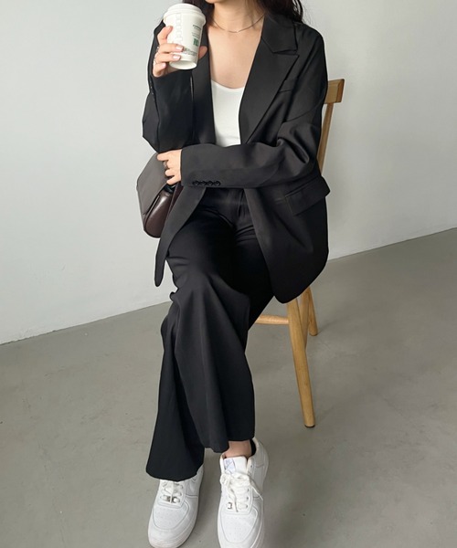 CLEA(クレア)の「【2点SET】オーバーサイズジャケット+タックワイドパンツ セットアップ(セットアップ・レディース・ベージュ/ブラック・L/M)」の10枚目の写真
