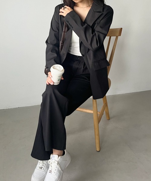 CLEA(クレア)の「【2点SET】オーバーサイズジャケット+タックワイドパンツ セットアップ(セットアップ・レディース・ベージュ/ブラック・L/M)」の11枚目の写真