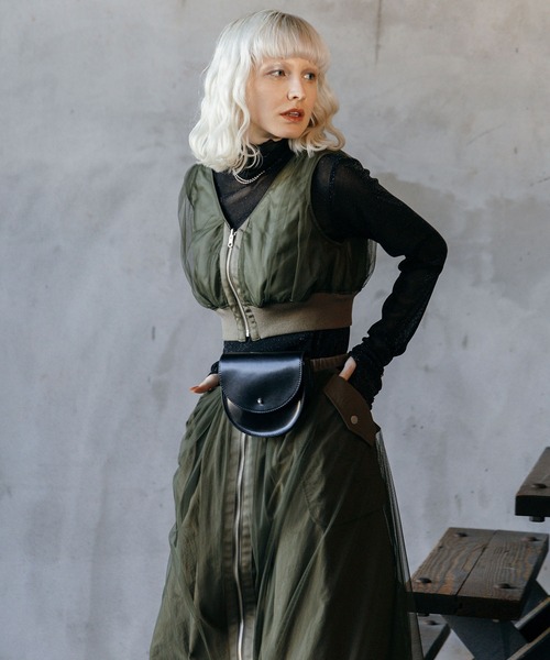 ELLEgirl（エルガール）の「リバーシブルMA-1ビスチェ●セットアップ対応●【ELLEgirl/エル ガール】（ベスト・レディース・カーキ/ブラック・FREE）」の4枚目の写真