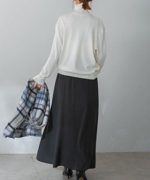 URBAN RESEARCH ROSSO WOMEN(アーバンリサーチ ロッソ)の「GICIPI TIGRE(ニット/セーター・レディース・ネイビー/オフホワイト・3)」の12枚目の写真