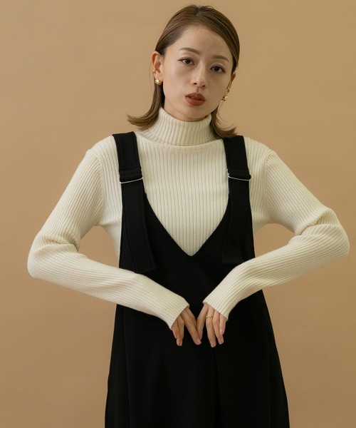 URBAN RESEARCH Sonny Label（アーバンリサーチサニーレーベル）の「Vネックジャンパースカート（ジャンパースカート・レディース・キャメル/ブラック・FREE）」の4枚目の写真