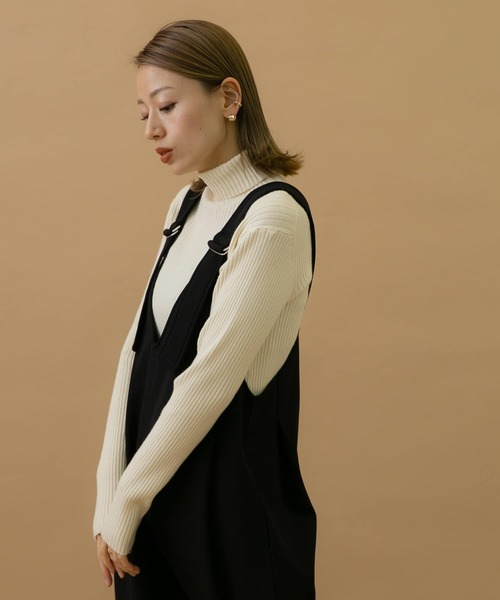 URBAN RESEARCH Sonny Label（アーバンリサーチサニーレーベル）の「Vネックジャンパースカート（ジャンパースカート・レディース・キャメル/ブラック・FREE）」の5枚目の写真