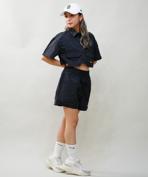 Dickies（ディッキーズ）の「Dickies/ディッキーズ ナイロンショート丈シャツ セットアップ対応 80488500（シャツ/ブラウス・レディース・シルバーグレー/ブラック・M/L）」の9枚目の写真
