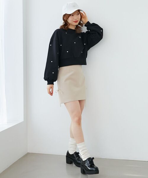 MAJESTIC LEGON(マジェスティックレゴン)の「ラインリボンミニスカート(スカート・レディース・ベージュ/ブラック/ピンク・MEDIUM)」の5枚目の写真