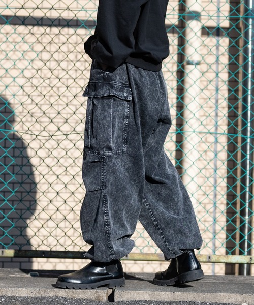 JOHN'S CLOSET(ジョンズクローゼット)の「【i】綿ツイル EXTRA-WIDE ピグメントカーゴパンツ(カーゴパンツ・メンズ・ブラック/カーキ・MEDIUM/X-LARGE/LARGE)」の14枚目の写真