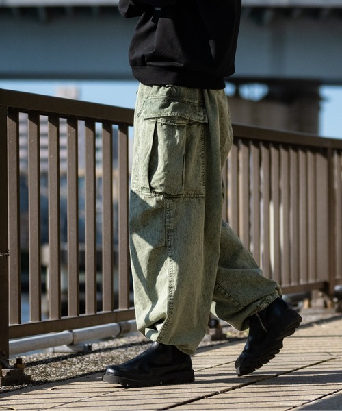 JOHN'S CLOSET(ジョンズクローゼット)の「【i】綿ツイル EXTRA-WIDE ピグメントカーゴパンツ(カーゴパンツ・メンズ・ブラック/カーキ・MEDIUM/X-LARGE/LARGE)」の4枚目の写真