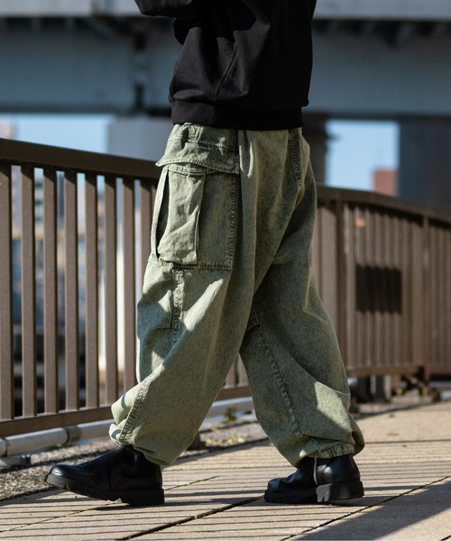 JOHN'S CLOSET(ジョンズクローゼット)の「【i】綿ツイル EXTRA-WIDE ピグメントカーゴパンツ(カーゴパンツ・メンズ・ブラック/カーキ・MEDIUM/X-LARGE/LARGE)」の5枚目の写真