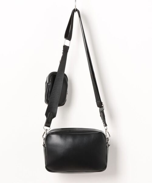 BARELY BLUE（ベアリーブルー）の「【 BARELY BLUE / ベアリーブルー 】 フェイクレザー スクエア ボディバッグ / ショルダーバッグ（ショルダーバッグ・レディース・ホワイト/ブラック・FREE）」の3枚目の写真