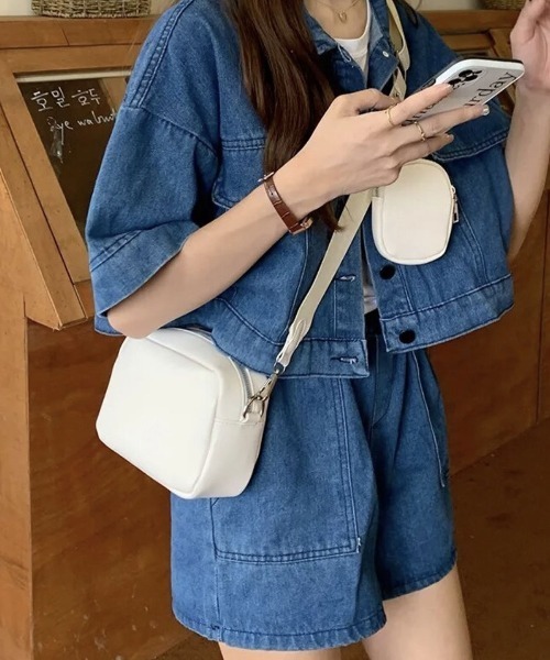 BARELY BLUE（ベアリーブルー）の「【 BARELY BLUE / ベアリーブルー 】 フェイクレザー スクエア ボディバッグ / ショルダーバッグ（ショルダーバッグ・レディース・ホワイト/ブラック・FREE）」の16枚目の写真