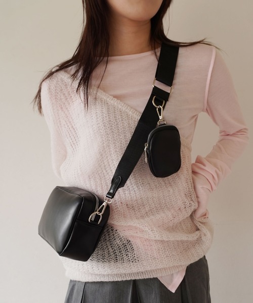 BARELY BLUE（ベアリーブルー）の「【 BARELY BLUE / ベアリーブルー 】 フェイクレザー スクエア ボディバッグ / ショルダーバッグ（ショルダーバッグ・レディース・ホワイト/ブラック・FREE）」の13枚目の写真