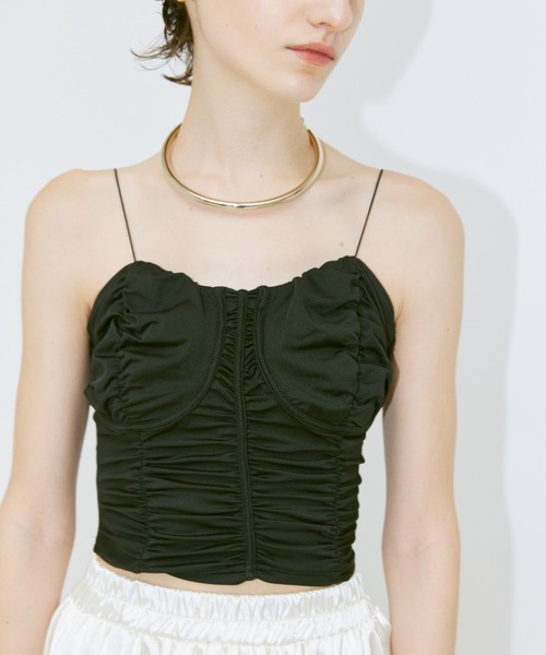 un/neu(アンノイ)の「ギャザーデザインキャミ / シャーリングショート丈キャミ(キャミソール・レディース・グレー/ブラック・FREE)」の4枚目の写真