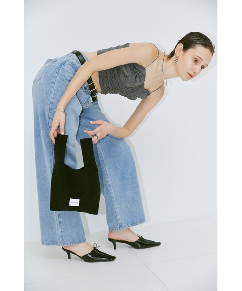 un/neu(アンノイ)の「ギャザーデザインキャミ / シャーリングショート丈キャミ(キャミソール・レディース・グレー/ブラック・FREE)」の16枚目の写真