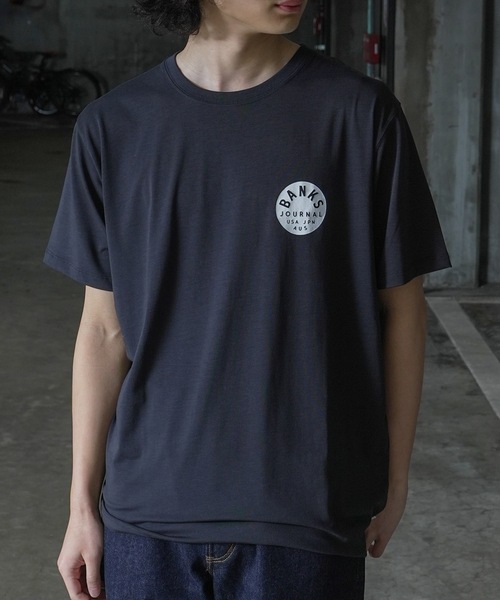 DESIGN TEE/BANKS(バンクス)バックブランドロゴプリントスタンダードフィット半袖カットソー（Tシャツ/カットソー）｜BANKS（バンクス）