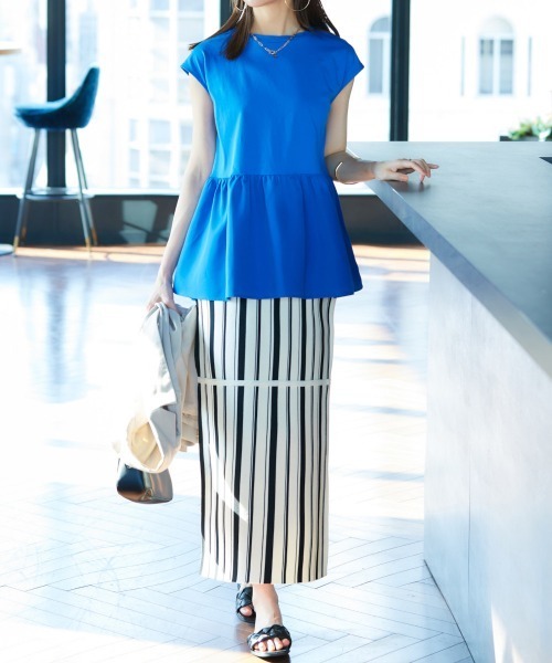 nissen（ニッセン）の「異素材切替ペプラムトップス（Tシャツ/カットソー・レディース・ロイヤルブルー/ブラック・LL/S/M/L）」の4枚目の写真