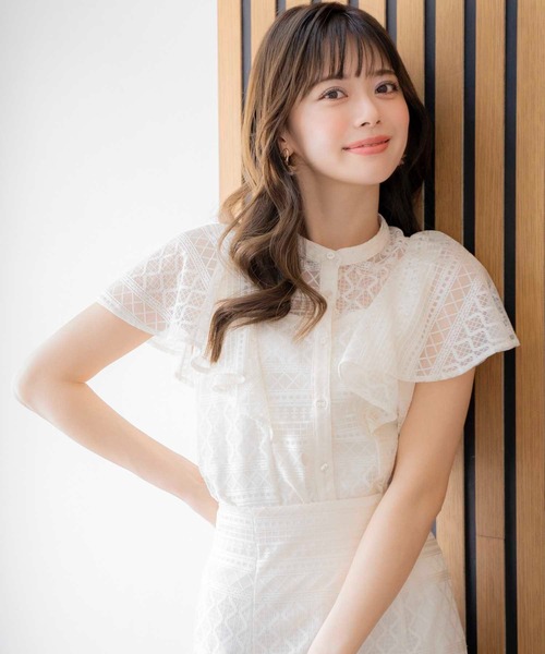 NOELA(ノエラ)の「ラメレースフレアブラウス(シャツ/ブラウス・レディース・ライトグリーン/ブラック/オフホワイト/ブルー・フリー)」の2枚目の写真