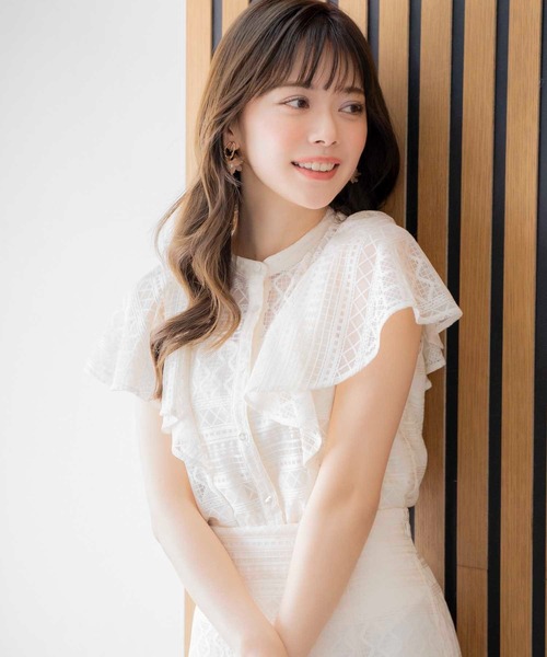 NOELA(ノエラ)の「ラメレースフレアブラウス(シャツ/ブラウス・レディース・ライトグリーン/ブラック/オフホワイト/ブルー・フリー)」の11枚目の写真