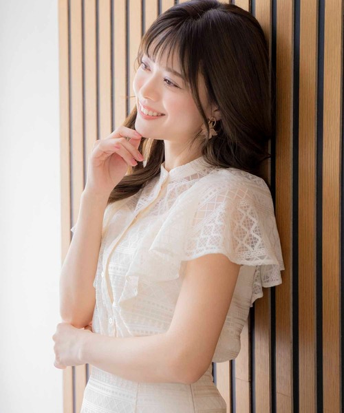 NOELA(ノエラ)の「ラメレースフレアブラウス(シャツ/ブラウス・レディース・ライトグリーン/ブラック/オフホワイト/ブルー・フリー)」の12枚目の写真