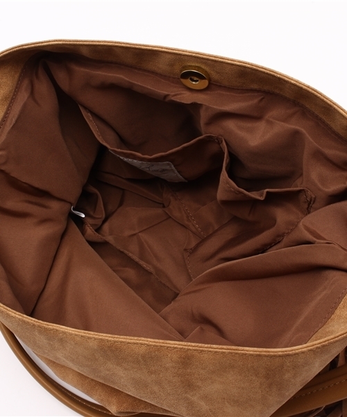 Every very nice claup(エブリィベリーナイスクラップ)の「【Every very nice claup】スエードフリンジショルダーバッグ(ショルダーバッグ・レディース・キャメル/ライトグレー/ブラック・FREE)」の5枚目の写真