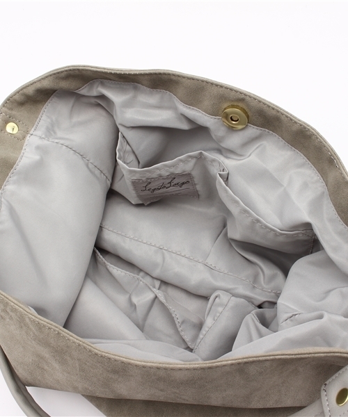 Every very nice claup(エブリィベリーナイスクラップ)の「【Every very nice claup】スエードフリンジショルダーバッグ(ショルダーバッグ・レディース・キャメル/ライトグレー/ブラック・FREE)」の9枚目の写真