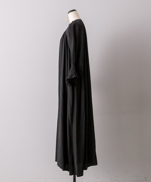 ear PAPILLONNER（イアパピヨネ）の「《羽織としても使える》ギャザーワンピース【SUM1 STYLE】（ワンピース・レディース・ブラック/モカ・FREE）」の14枚目の写真