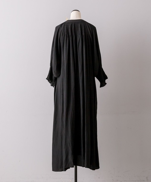 ear PAPILLONNER（イアパピヨネ）の「《羽織としても使える》ギャザーワンピース【SUM1 STYLE】（ワンピース・レディース・ブラック/モカ・FREE）」の15枚目の写真