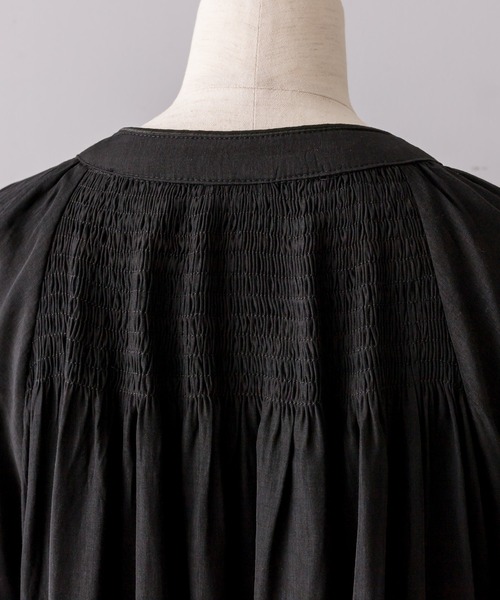 ear PAPILLONNER（イアパピヨネ）の「《羽織としても使える》ギャザーワンピース【SUM1 STYLE】（ワンピース・レディース・ブラック/モカ・FREE）」の16枚目の写真